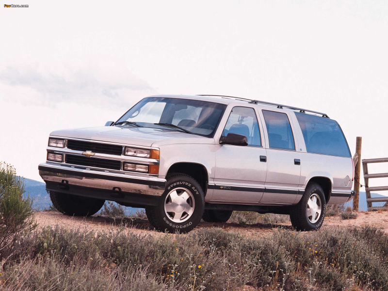 Illustration for article titled What's the best budget road trip vehicle that seats 6+?
